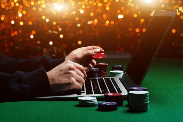 Live Ceme Online table on megawin100 with multiple players and dealer